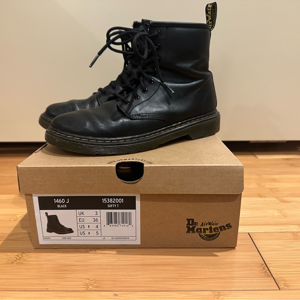 Dr Martins Softy T 1460 Black boots size US 4 youth